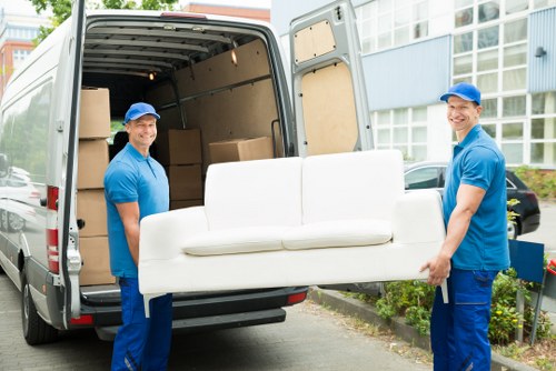 Removal van in Collierswood for local home moving