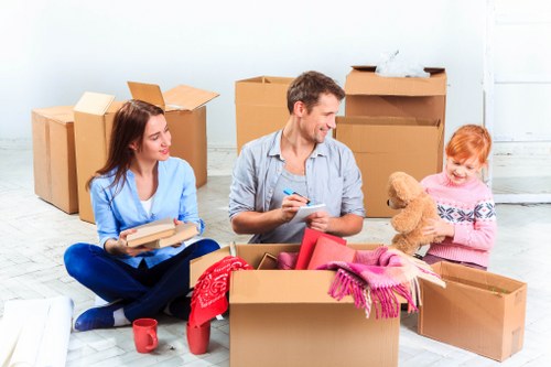 Student removals service helping with boxes in Collierswood